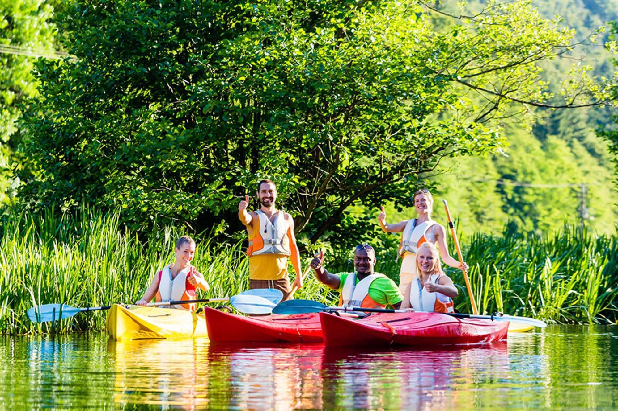Camping Le Val De Cesse Mirepeisset 外观 照片