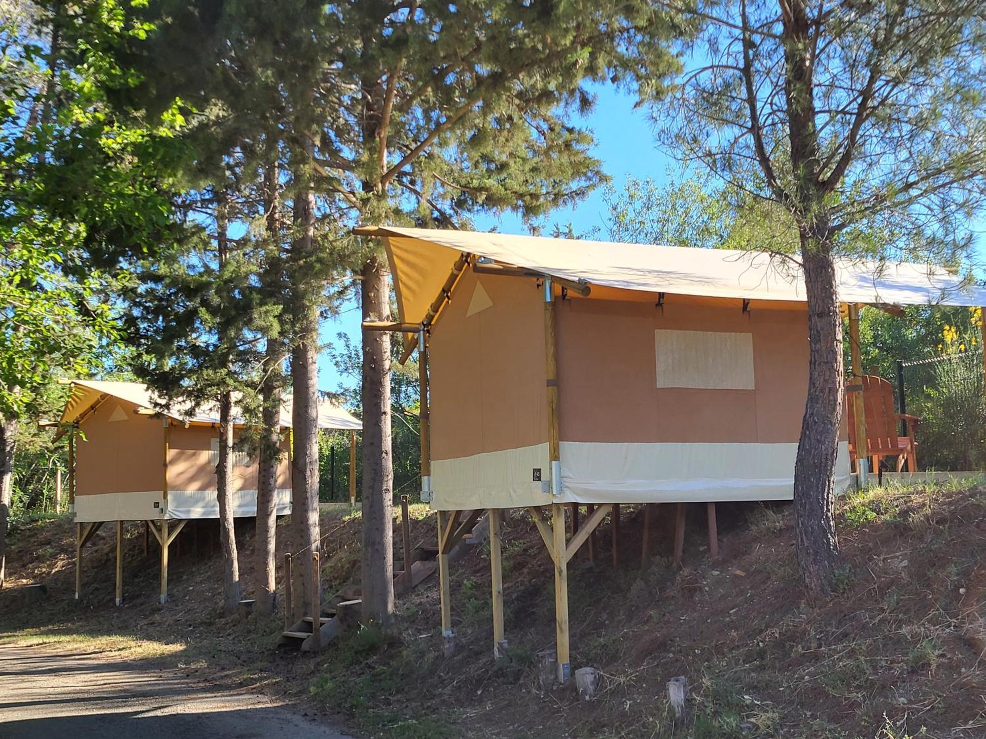 Camping Le Val De Cesse Mirepeisset 外观 照片