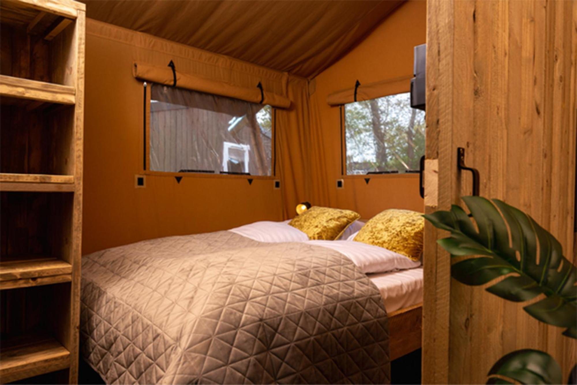 Camping Le Val De Cesse Mirepeisset 外观 照片
