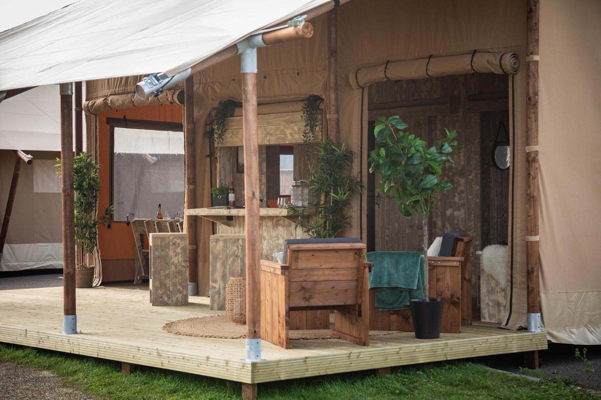 Camping Le Val De Cesse Mirepeisset 外观 照片
