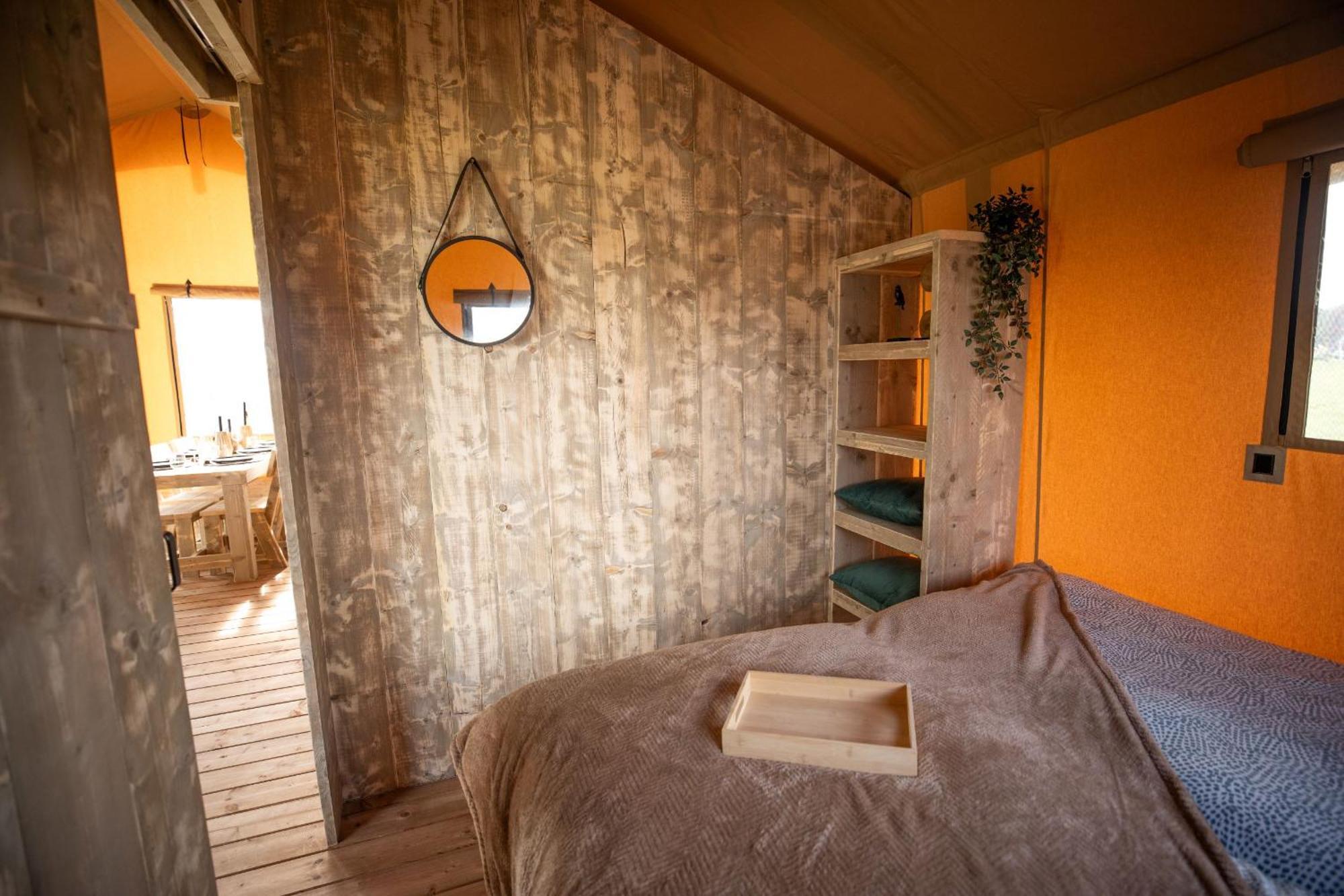 Camping Le Val De Cesse Mirepeisset 外观 照片